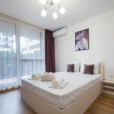 Labyrinth - Free Parking Space Included Apartment