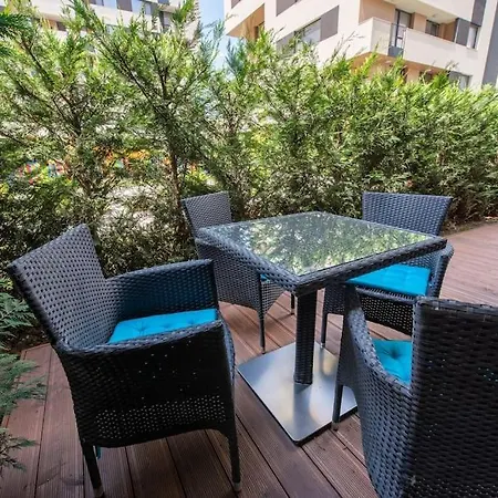 Labyrinth - Free Parking Space Included Varna