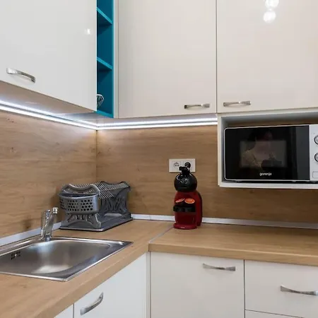 Labyrinth - Free Parking Space Included Апартаменты Варна